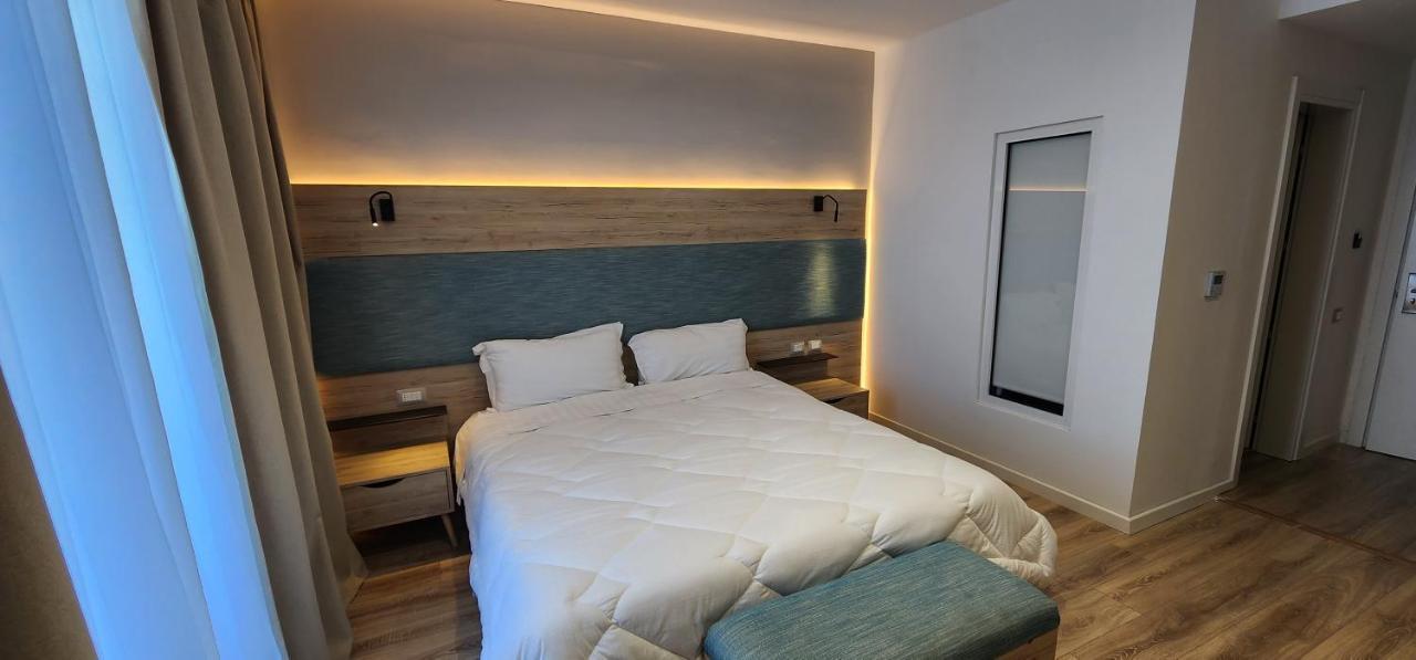 Double or Twin Room Mountain View