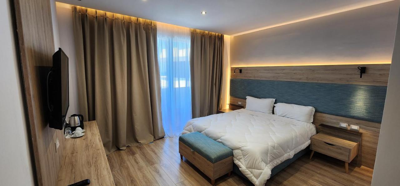 Double or Twin Room Mountain View